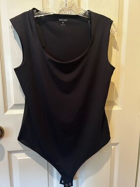 Nine West Black Scoop Neck Sleeveless Bodysuit